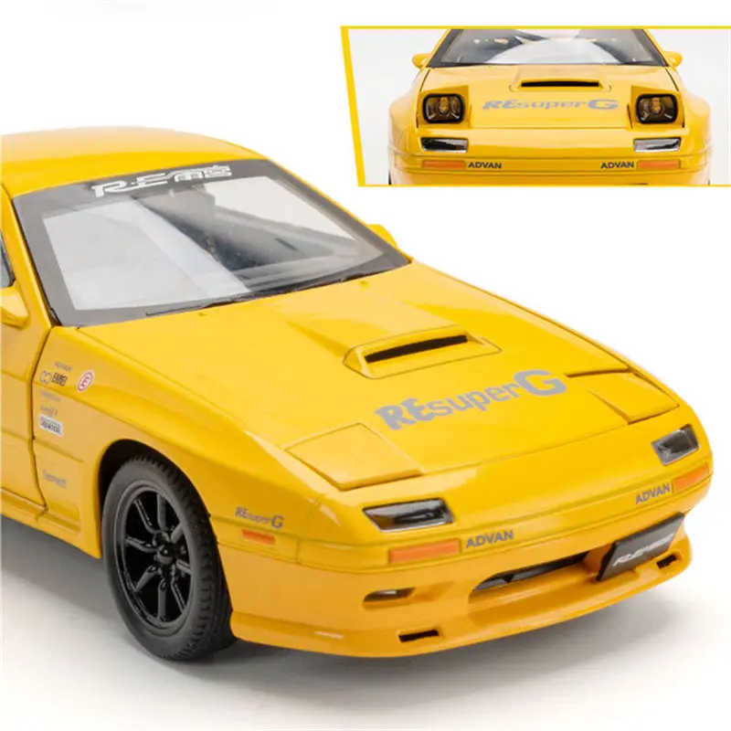 Mazda-金属製のレーシングカーとファン,合金モデルrx7,スケール1:24,光とシミュレーション,子供のおもちゃ,ギフト