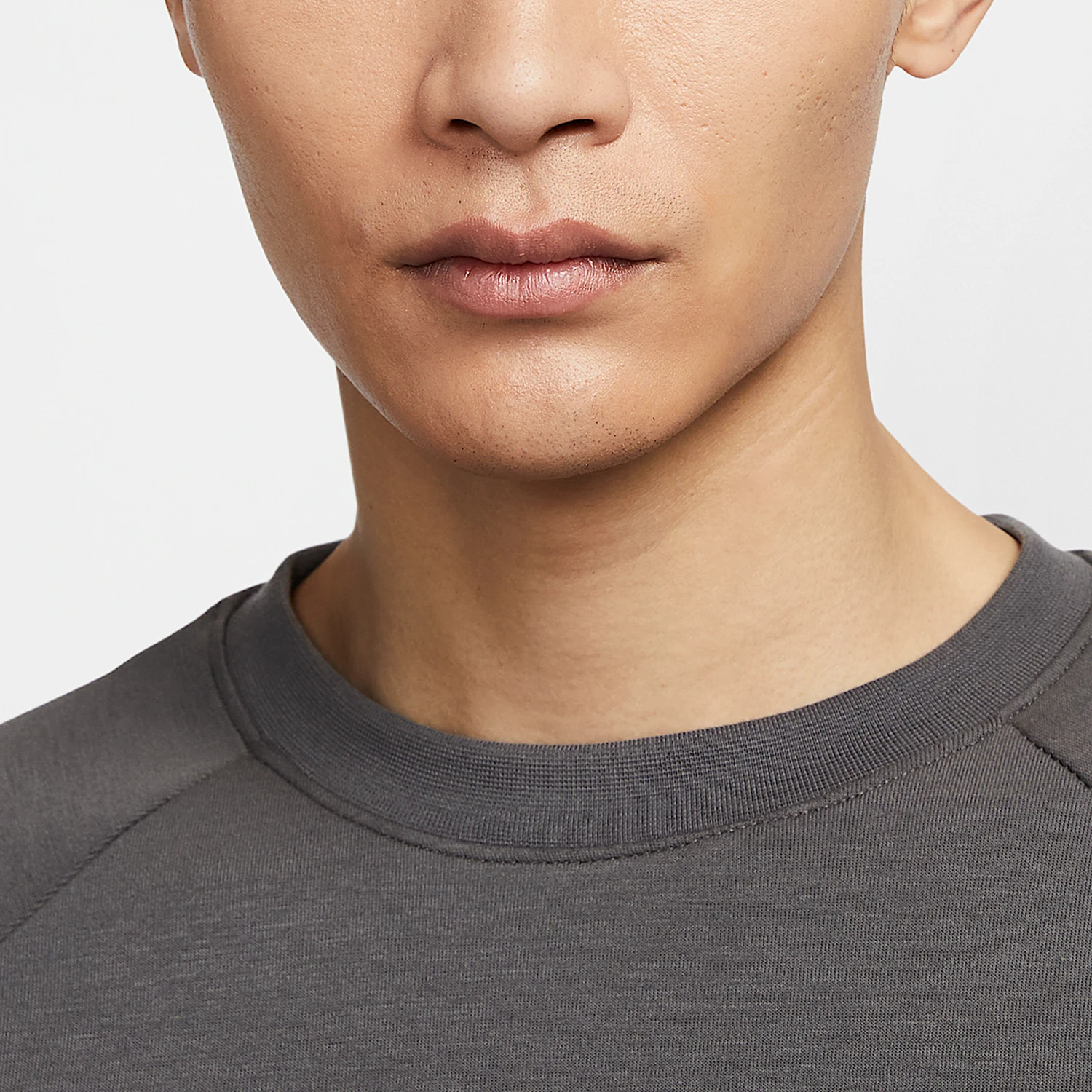 سويت شيرت Nike الرسمي الأصلي للرجال برقبة دائرية وأكمام طويلة HV8215-261