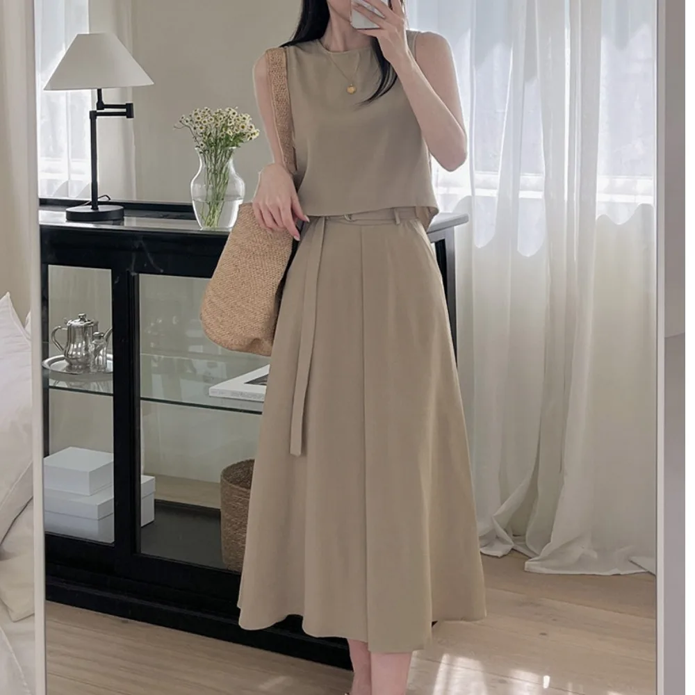 

Minimalist Summer Cross Back Short Vest Women's High Waist A-Line Midi Skirt Two-Piece Set Breathable Casual Slim Fit Fashion