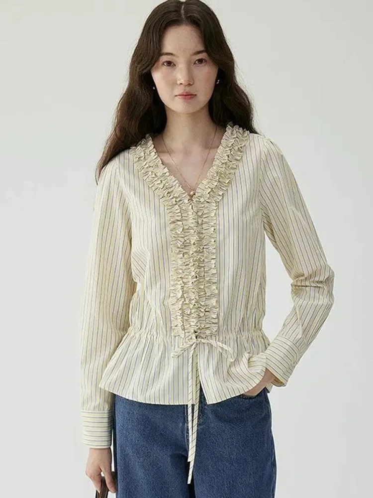 

Новая женская блузка в винтажном стиле с полосками, длинным рукавом, V-образным вырезом, элегантными оборками, французский повседневный стиль, весенняя, с кружевной шнуровкой, ретро-топ