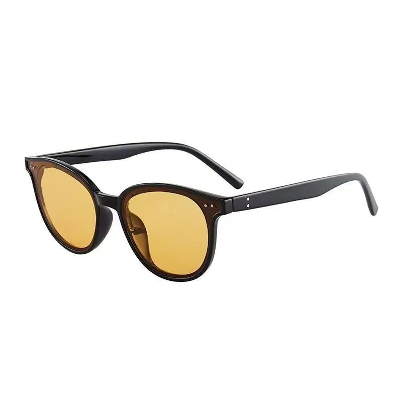 New Brand Retro Sunglasses Black-Frame Sunglasses Trendy Styling Classic Design Minimalist Colorway UV-Protective Sunglasses