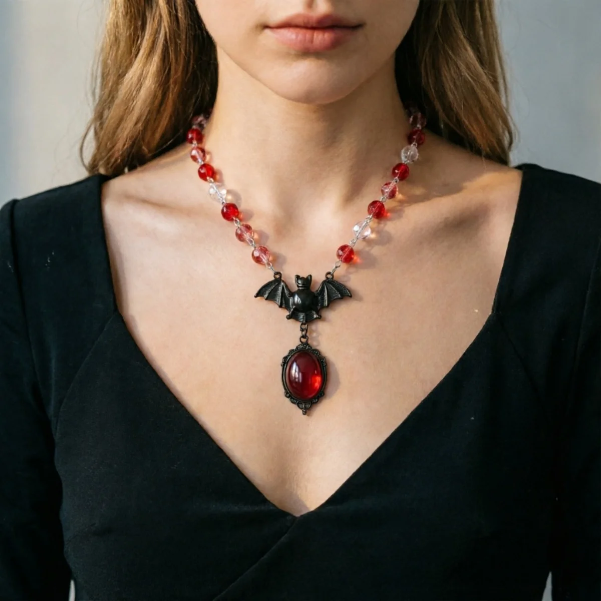 Kreative Gothic-Halskette mit rot-weißem Kristallperlen-Fledermaus-Anhänger für Damen und Herren, Halloween-Punk-Flugfledermaus-Choker, Cosplay-Party-Schmuck – Detail 14