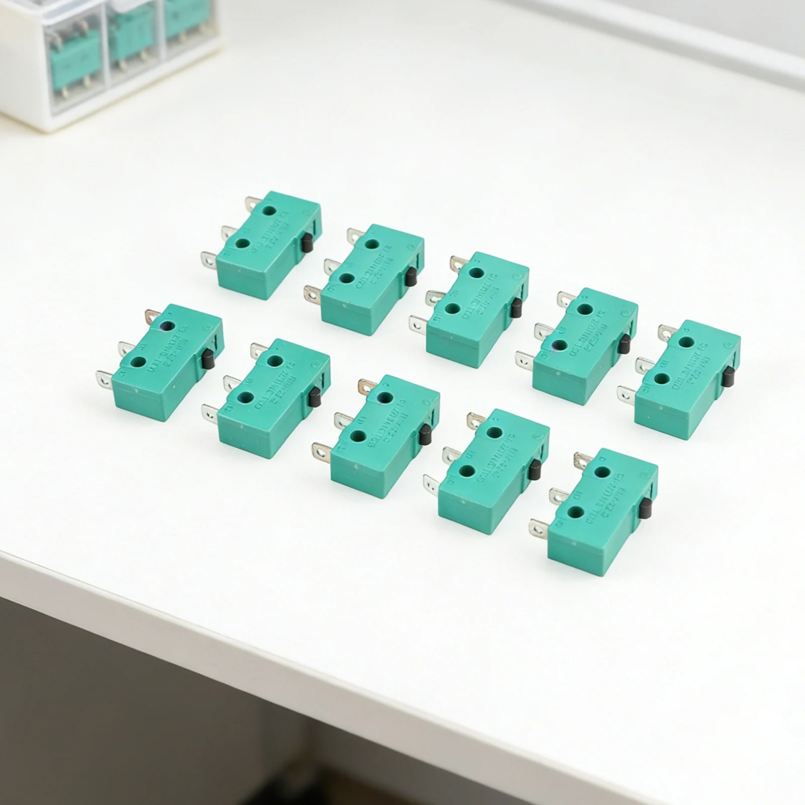 KW4 3Z 3 Switch with Silver Contacts 5A 250VAC Green Color for Control Panels and Machinery Compact Three Pin Design