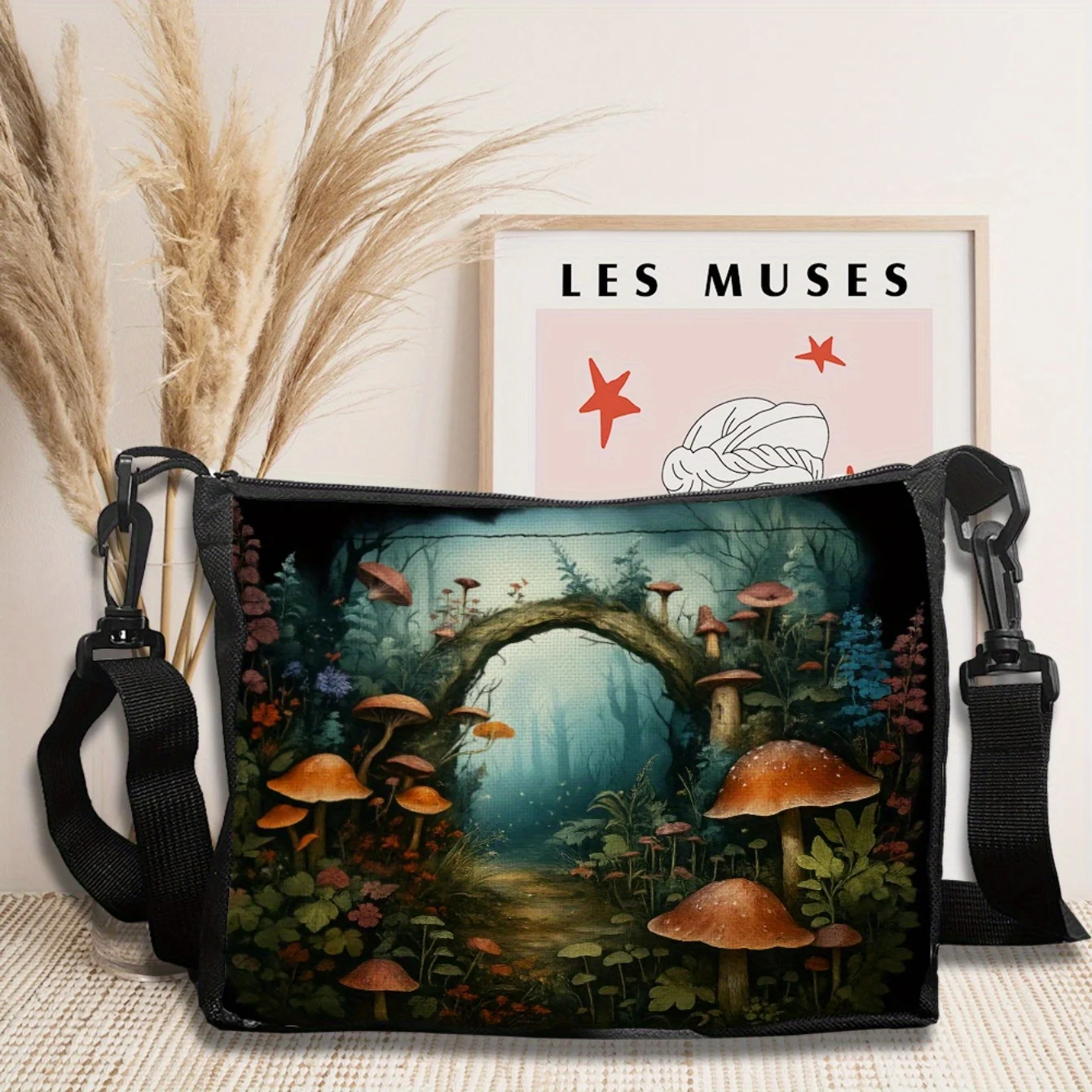 

Mushroom Forest's Fashionable and Unique Shoulder Bag Design Brings A Spring-like Fresh Atmosphere, Matched with Various Shapes