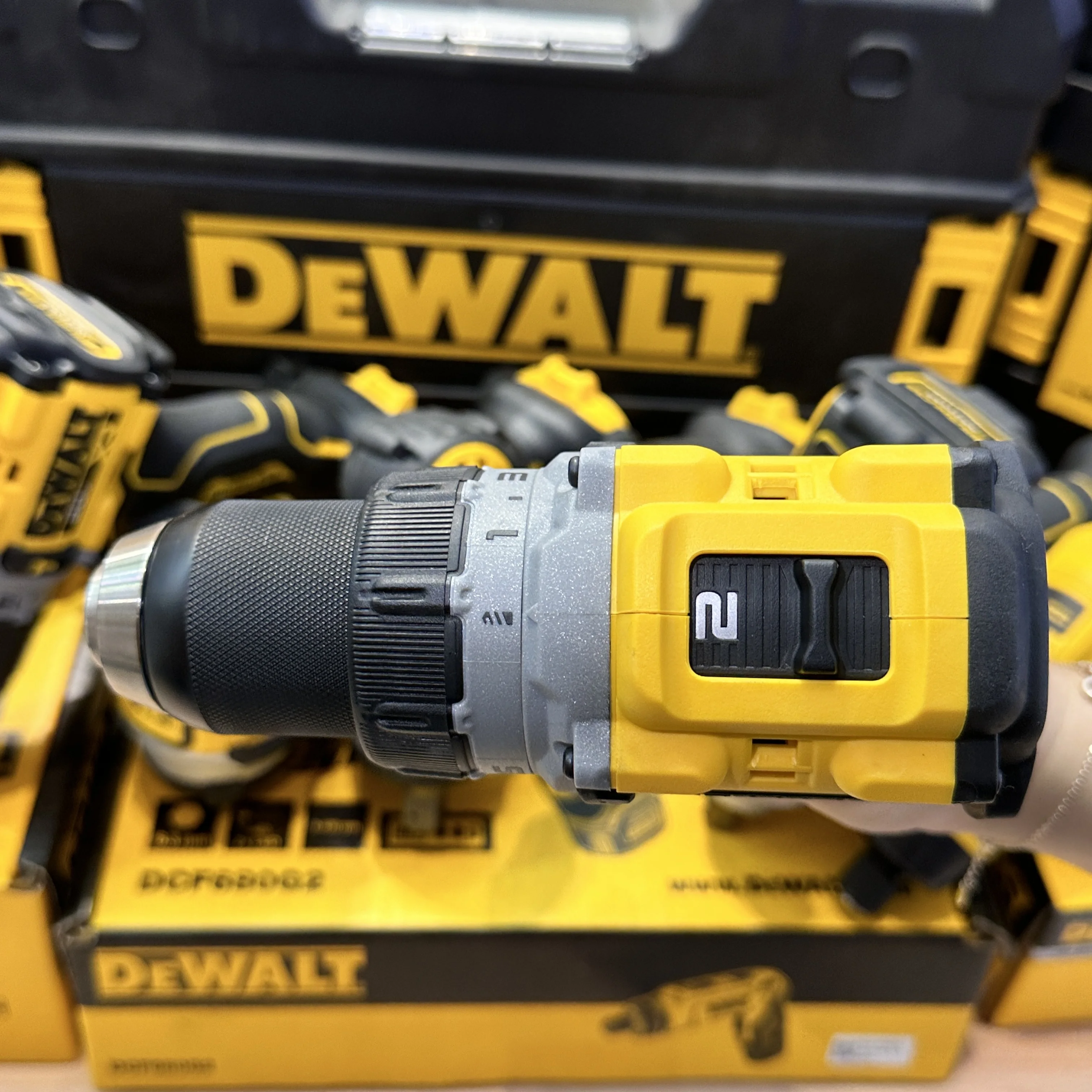 Imagem -05 - Furadeira Elétrica sem Fio Ferramentas Elétricas Recarregáveis Motor 20v Brushless 90nm Drill 2-in Chave de Fenda Household Dewalt-dcd800