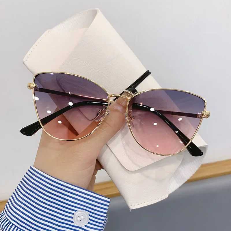 Vintage Cat Eye Frame Sunglasses Women 2024 Luxury Brand Designer Fashion Female Eyewear Retro Trendy Sun Shades for Lady