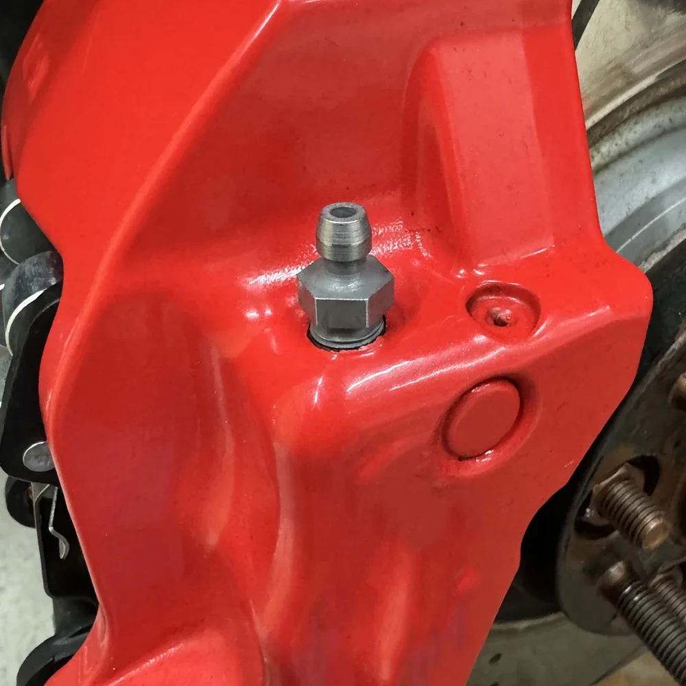 الجبهة اليسرى اليمنى الفرجار تنزف الحلمات مسامير طقم تصليح صمامات استبدال الملحقات ل أستون مارتن V8 فانتاج 05-2021 DB9 #5