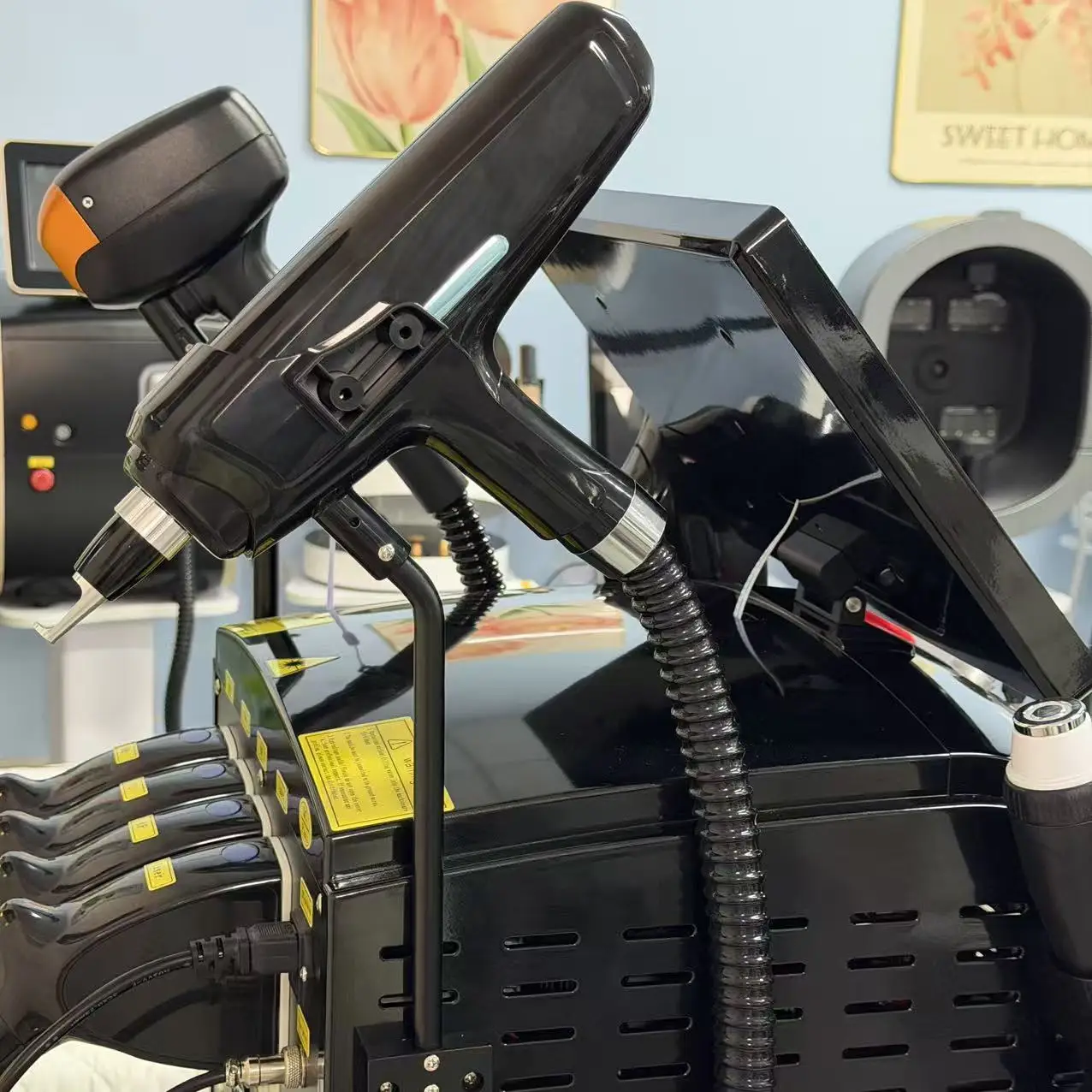 

Лазерный аппарат для удаления волос Soprano 4-в-1 Titanium Ice Platinum Diode с четырьмя длинами волн ND:YAG - безболезненное удаление волос