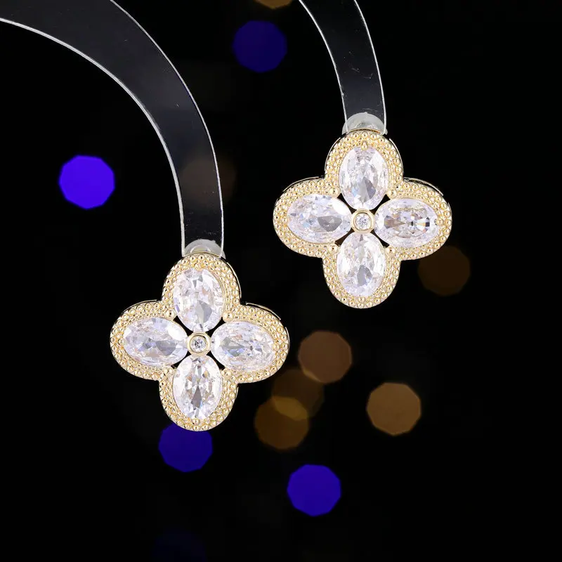 

s925 Silver Needle Light Luxury Super Flash Zircon Earrings, high-end earrings, brilliant and elegant Clover Stud earrings
