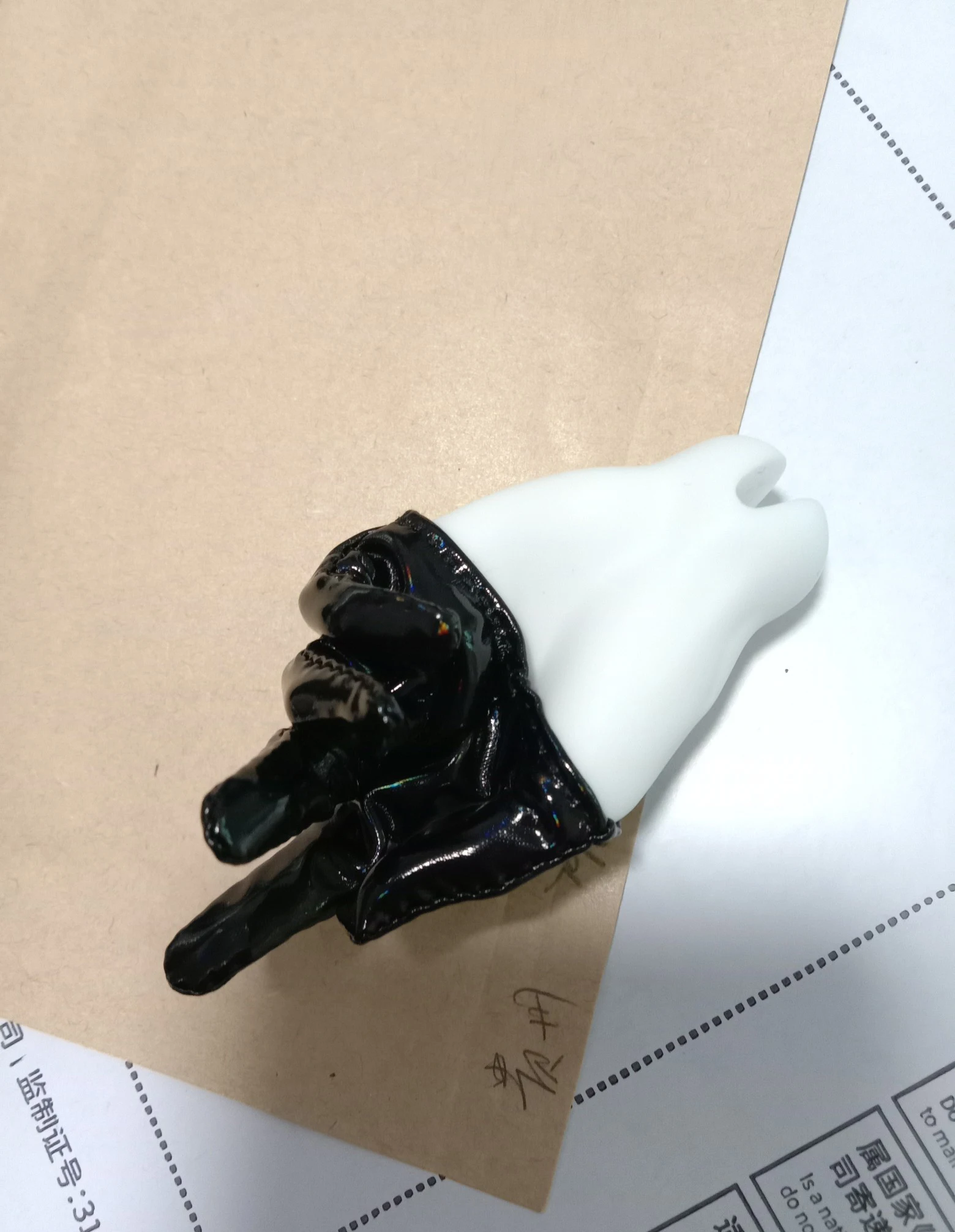 D04-A843 children handmade toy 1/3 1/4 Uncle68 73 Doll BJD/SD  doll  Half Palm Black Stretch Patent Leather Gloves 1pair