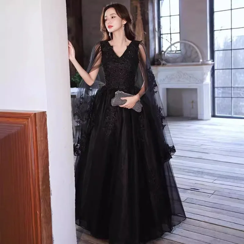 فستان سهرة أسود أنيق، مضيف متخصص، مزاج مأدبة، فستان زفاف راقي، حفل للبالغين، عرض كبير، تنورة طويلة