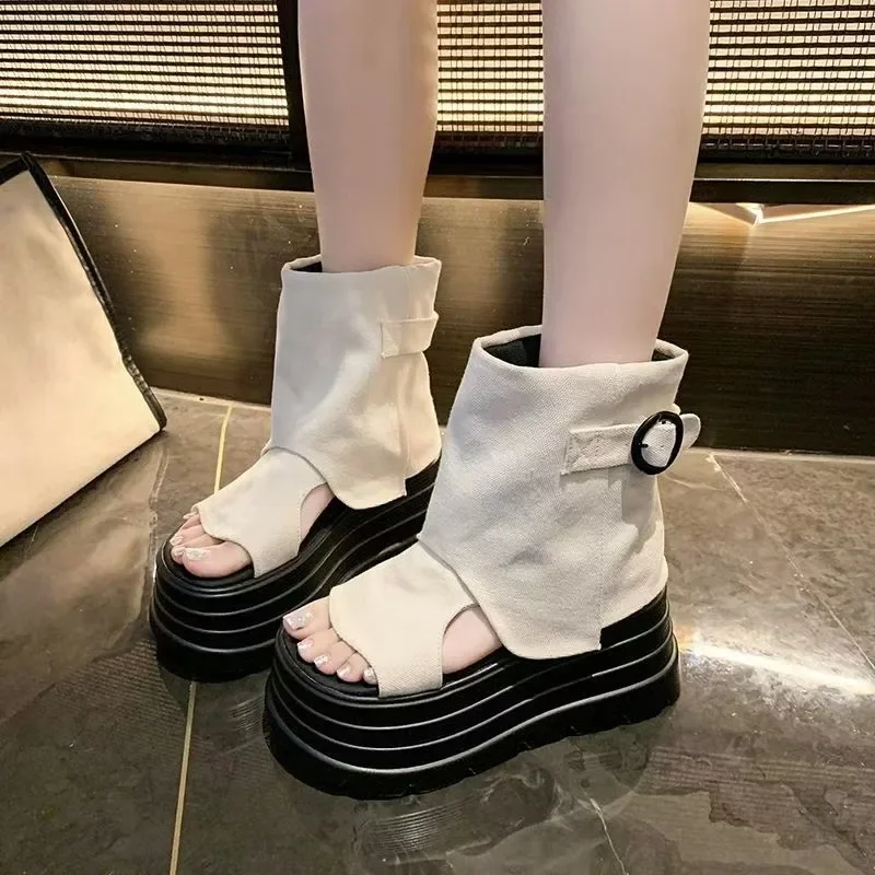 Botas romanas geniales con punta para mujer, nuevo estilo, fondo grueso, esponja, pastel, huecos, transpirables, botas cortas de verano, sandalias de moda para mujer