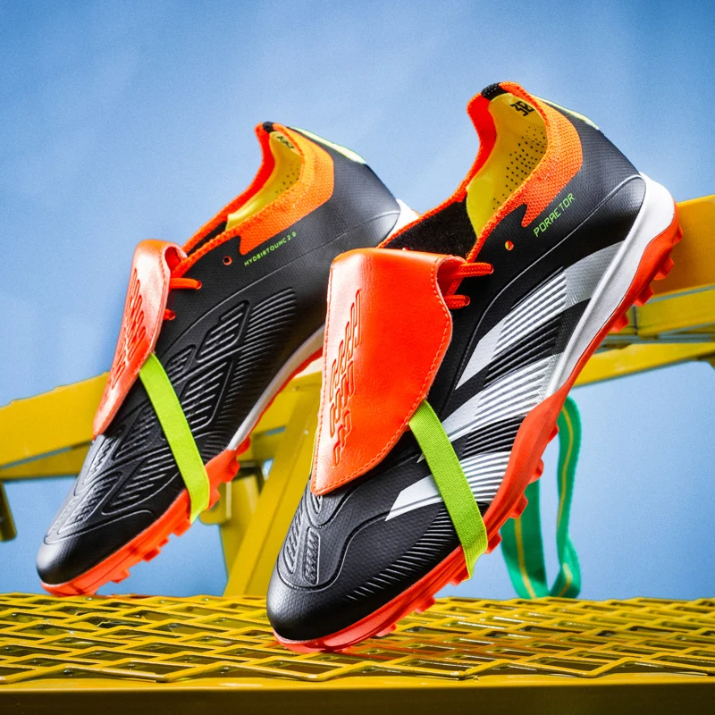 

2025 New Autumn High Quality Adult Football Shoes Lightweight Versatile Low Cut Sports Shoes Balanced and Flexible Nail Shoes