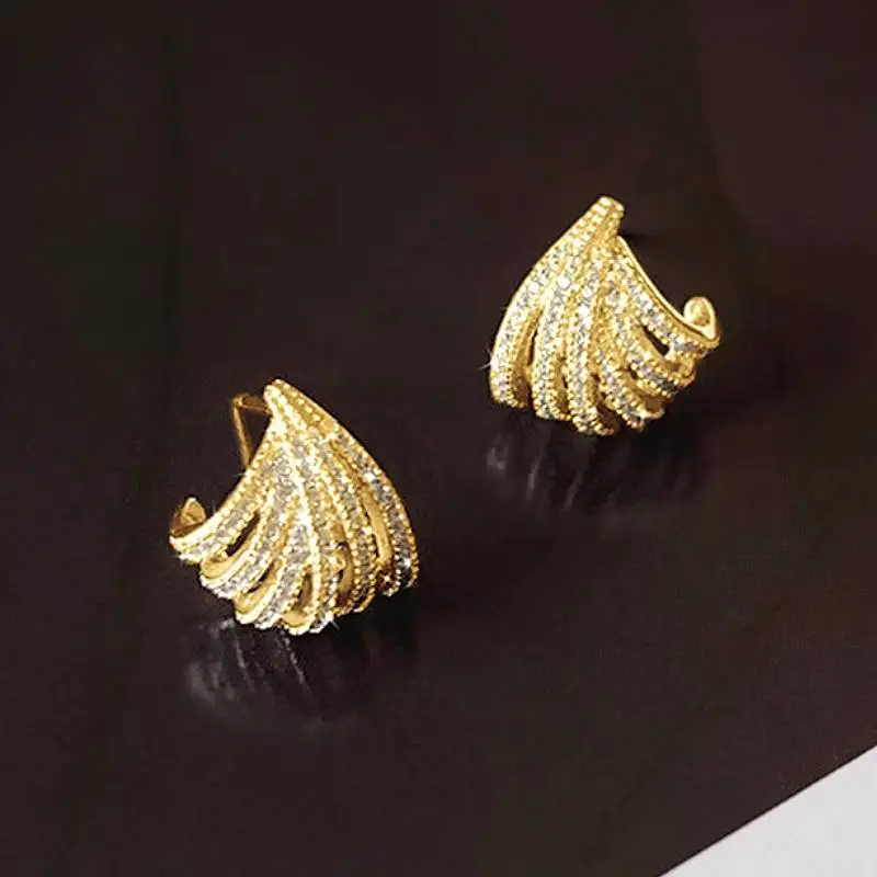 Huitan Elegante Damen-Ohrstecker mit Krallen-Design für Hochzeit, Party, bezaubernde silberne Farbe/Goldfarbe, Accessoires, trendiger, schicker Schmuck