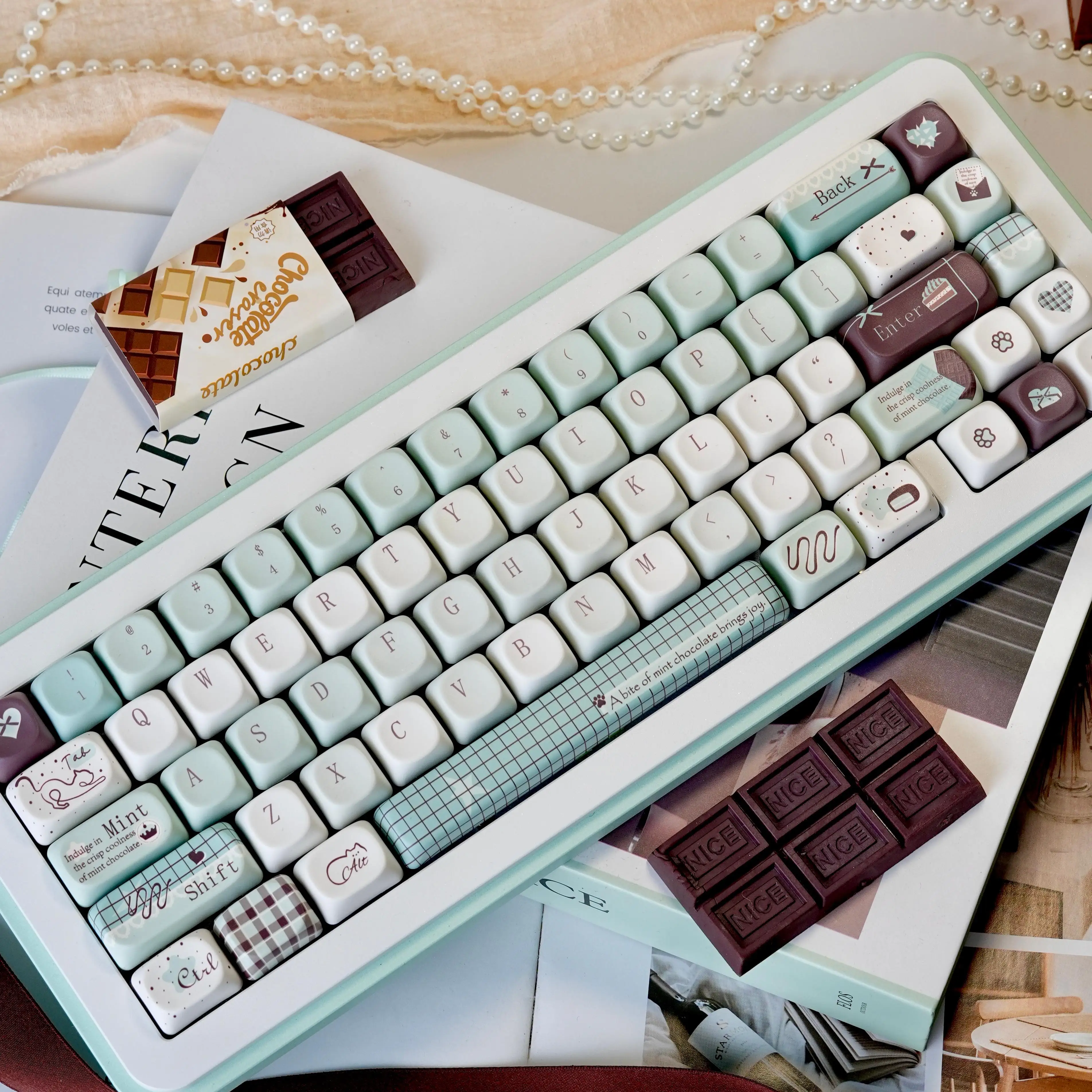 

Cat thin clever original keycap custom keyboard keycap magnetic axis cute personality PBT five-sided sublimation keycap