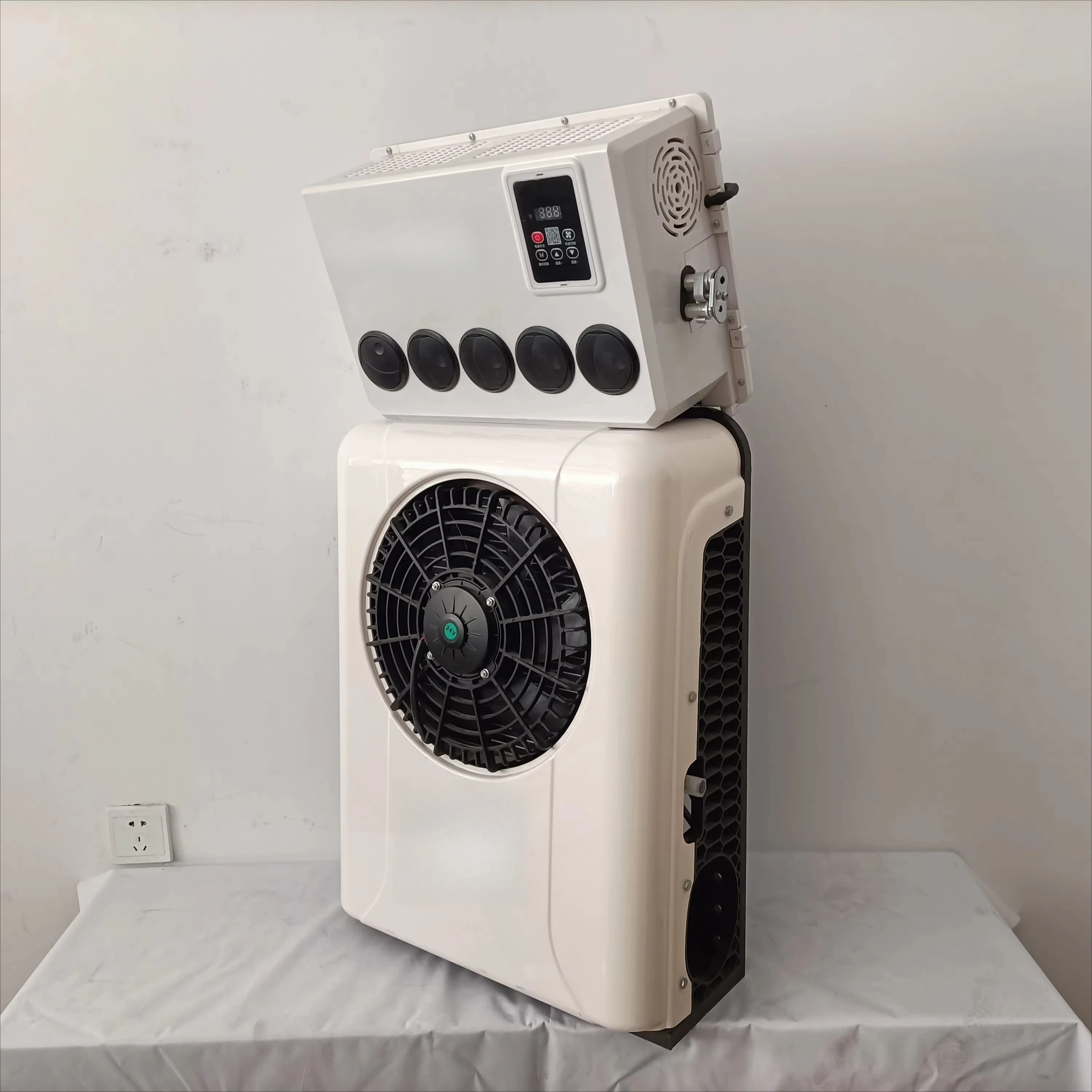 مكيف هواء كهربائي 24 فولت 12 فولت تيار مستمر Rv فان على السطح شاحنة نائمة 12 فولت مكيف هواء للسيارة