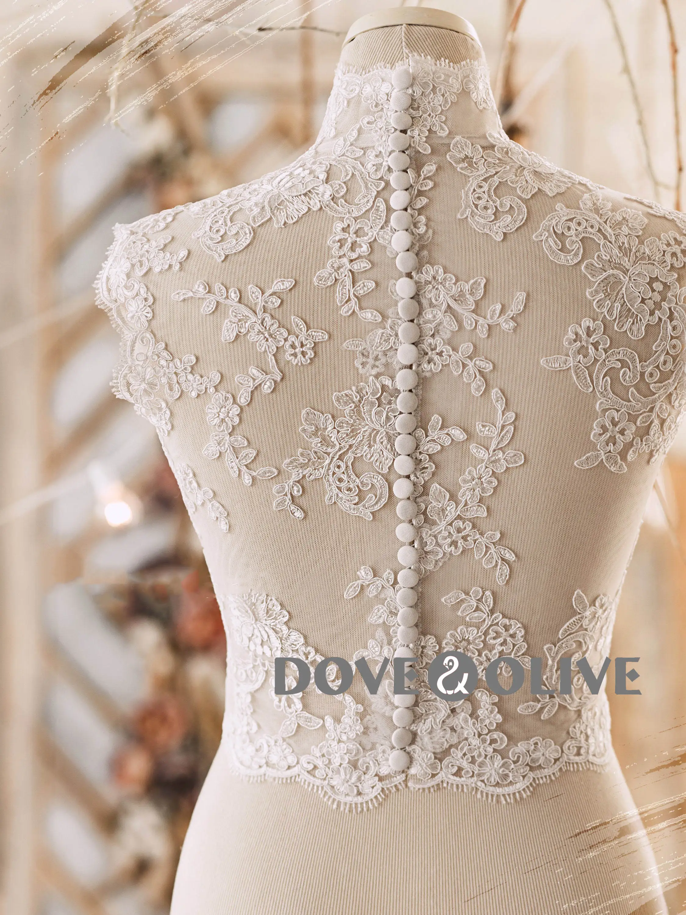 Sleeveless Wedding Shawl Bridal Bolero Lace Appliques High Neck Bridal Wedding Jacket Bride Coat Wedding Accessories Custom Made