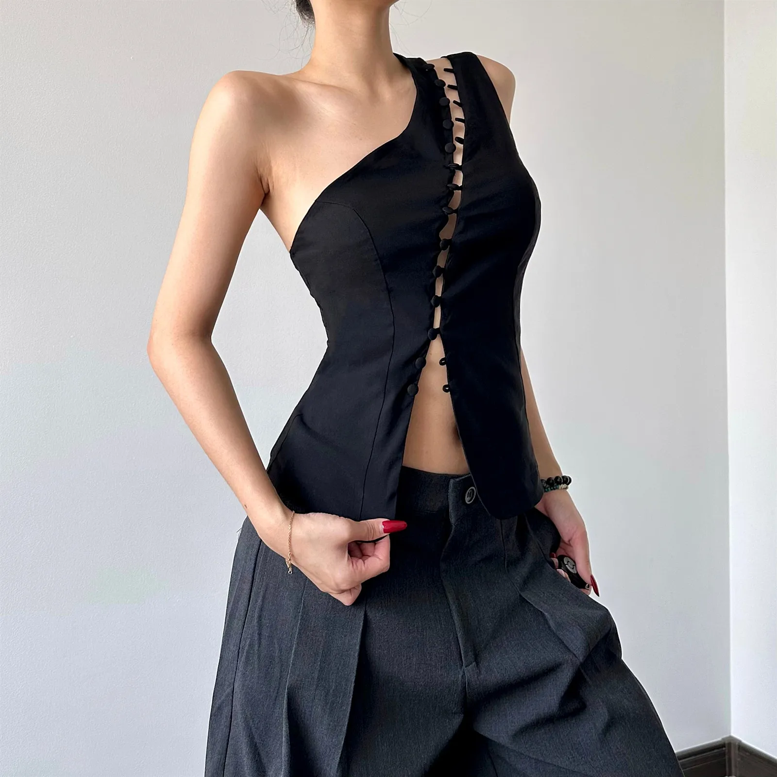 Retro Baddie Style Slanted Shoulder Placket Row Asymmetry Slim Top Fashion Simple Versatile Backless Sleeveless Vest For Women