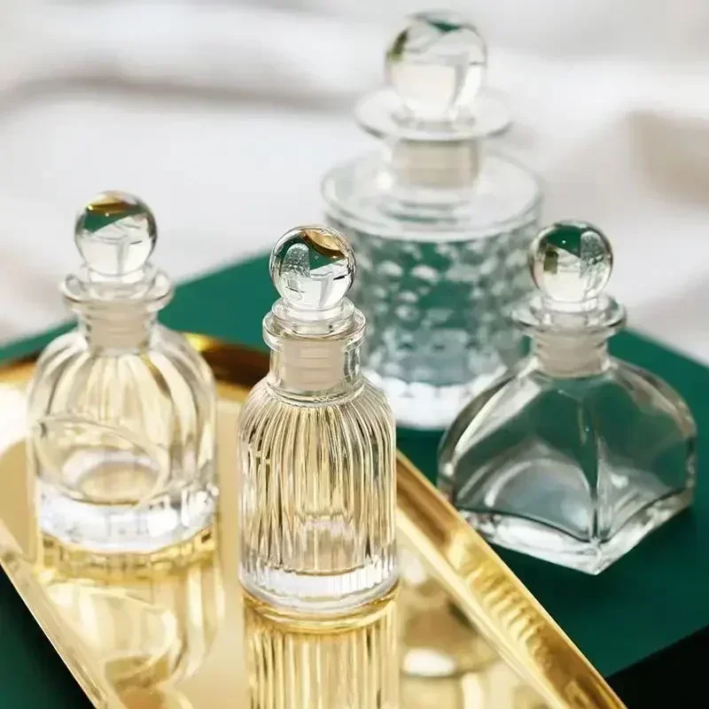 Botella de Perfume recargable portátil de vidrio de 50ml-200ml, contenedor de cosméticos, atomizador en aerosol vacío, subbotella de viaje, botella de vidrio en relieve