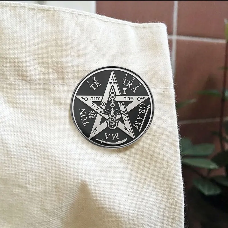 Mystical Pentagram Occult Symbol UV Printing Badge Vintage Totem Pin Special Dark Style Clothing Decor Brooch Jewelry Gift