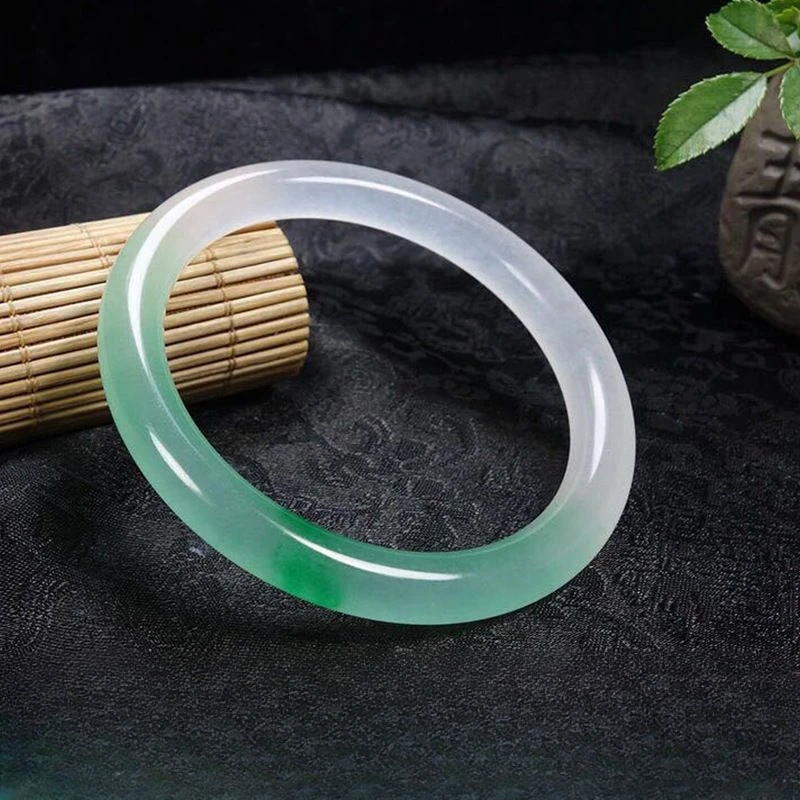 Mid-levels and Semi-water Ice Jade Bracelet Quartzite