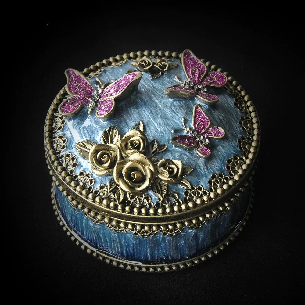 

Vintage Princess Jewelry Box, Retro Metal Storage Organizer for Rings Necklaces Earrings, Antique Decorative Trinket Case