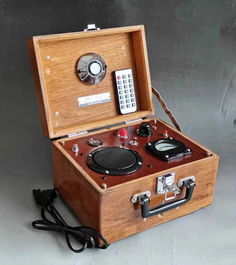 Antique Wooden Box FM Radio, Classic Shape of Medieval Bluetooth Speaker Player, Power Amplifier Speaker