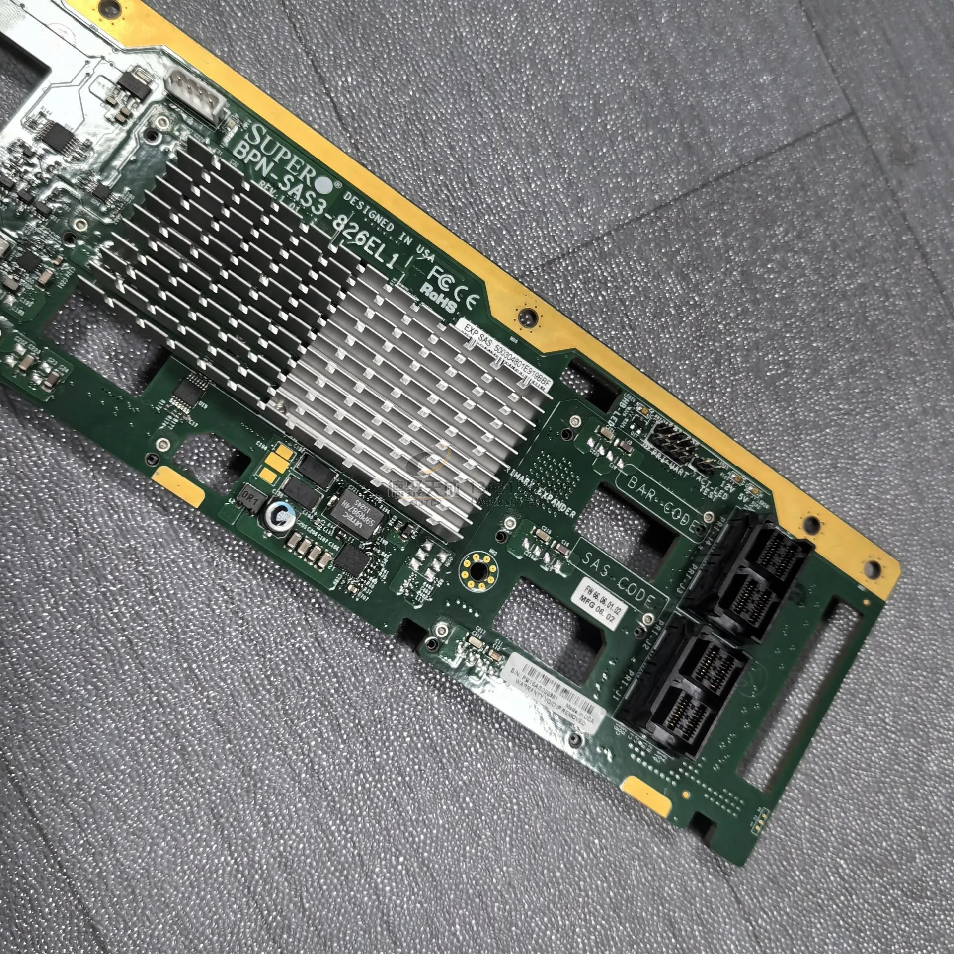 For Supermicro BPN-SAS3-826EL1 12GB server hard disk backplane 12-bit 3.5 SAS/SATA