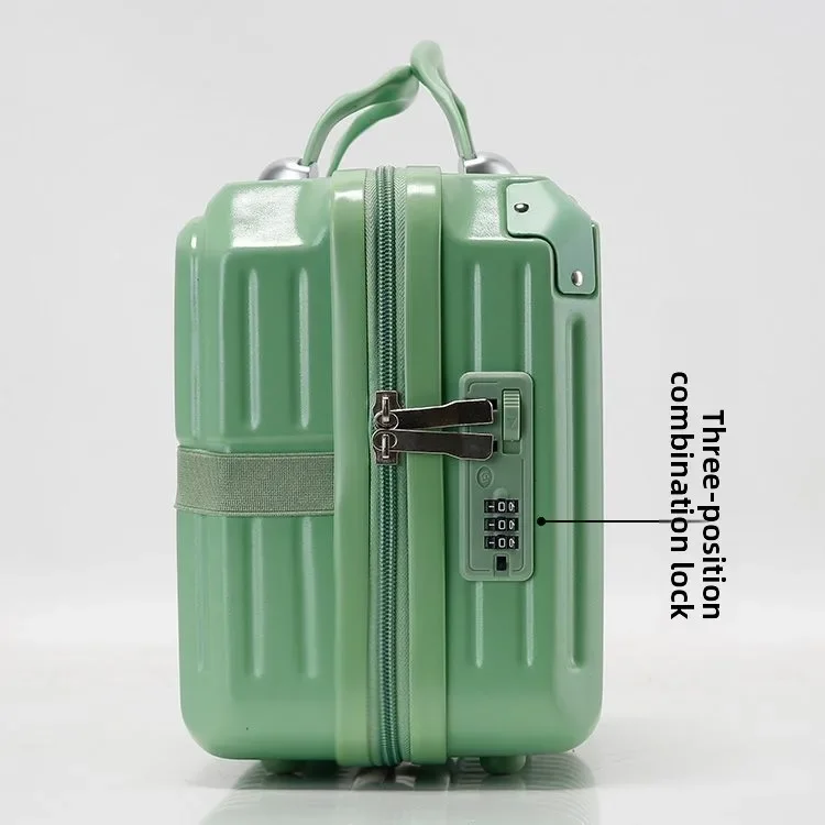 Рисунок 4 - Большой вместительный 16-дюймовый женский чемодан