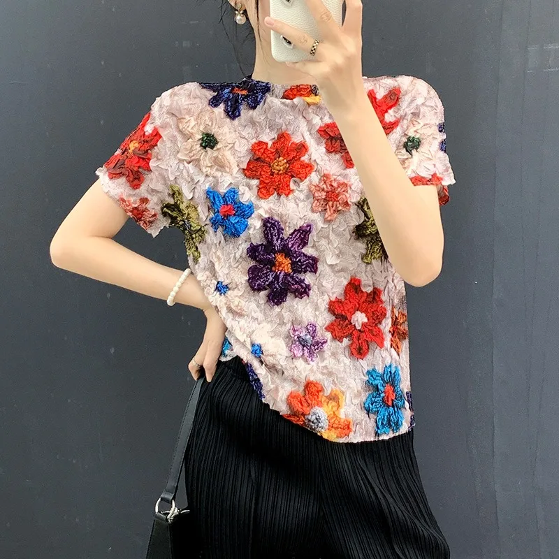 

Miyake Pleated T-Shirt Plisse Women Short Sleeve 2026 Spring/Summer New Round Neck Prints Red Slim Fit Loose Elastic Base Shirt
