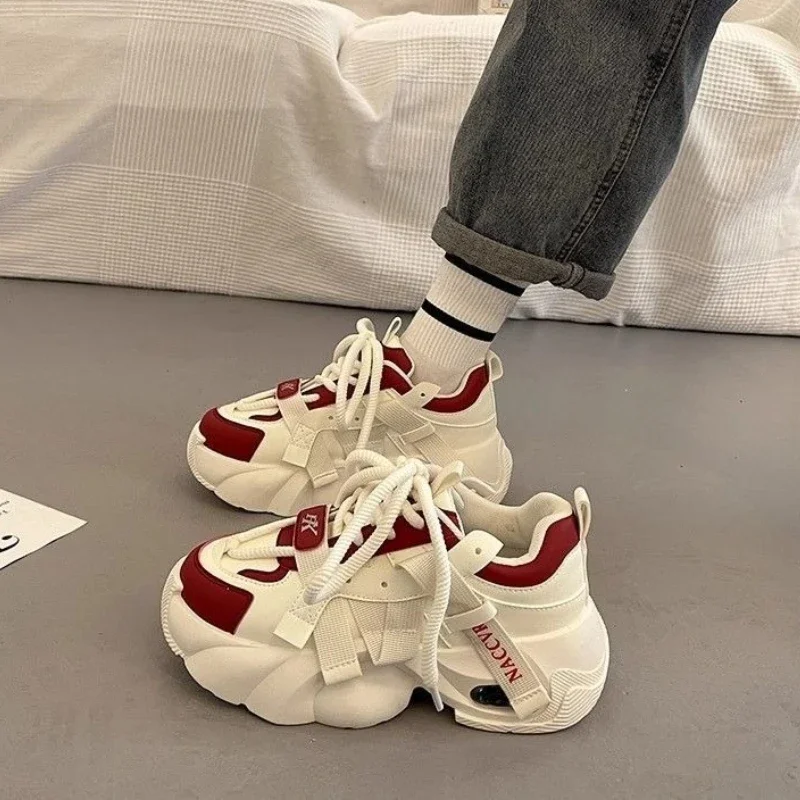 

Women's 2025 Spring Summer Trendy Chunky Sneakers Thick Sole Retro Design Soft Bottom Height Boost Versatile Casual Shoes