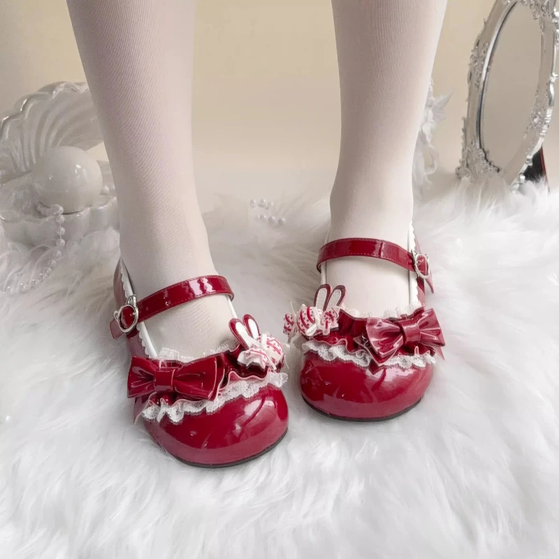 

Японские оригинальные милые туфли в стиле лолита с бантом и кроличьими ушками, на среднем каблуке, мягкие, для девушек, кожаные туфли Мэри Джейн с круглым носком, женские