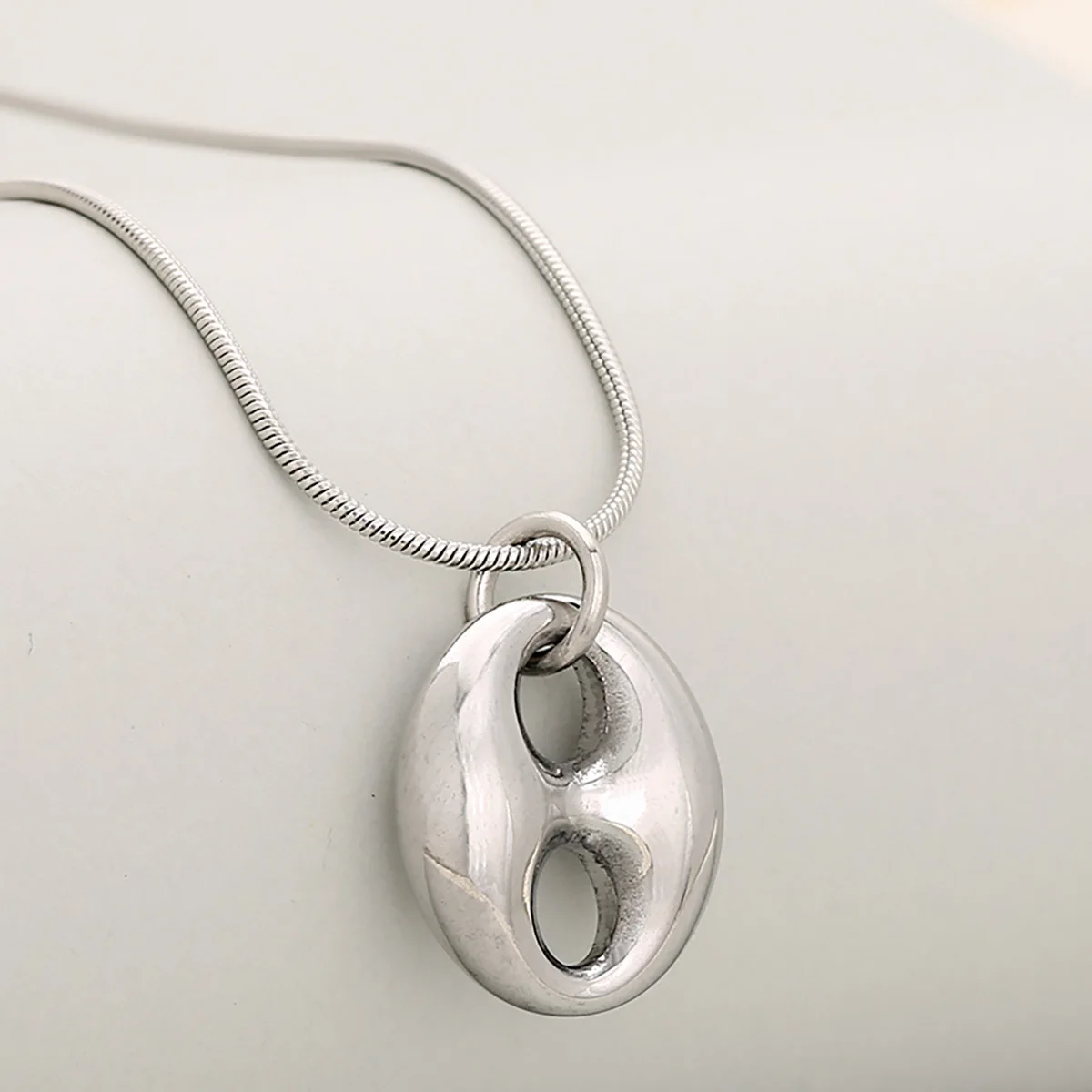 Great Gift Versatile Pig Nose Hollow Stainless Steel Coffee Bean Snake Chain Pendant Necklace For Men And Women