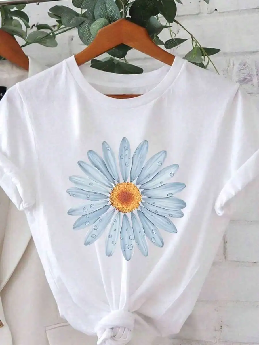 Casual Women'S T-Shirt Featuring A Daisy Pattern - Round Neckline, Lightweight And Airy Summer Top, Vibrant Blue And White Co