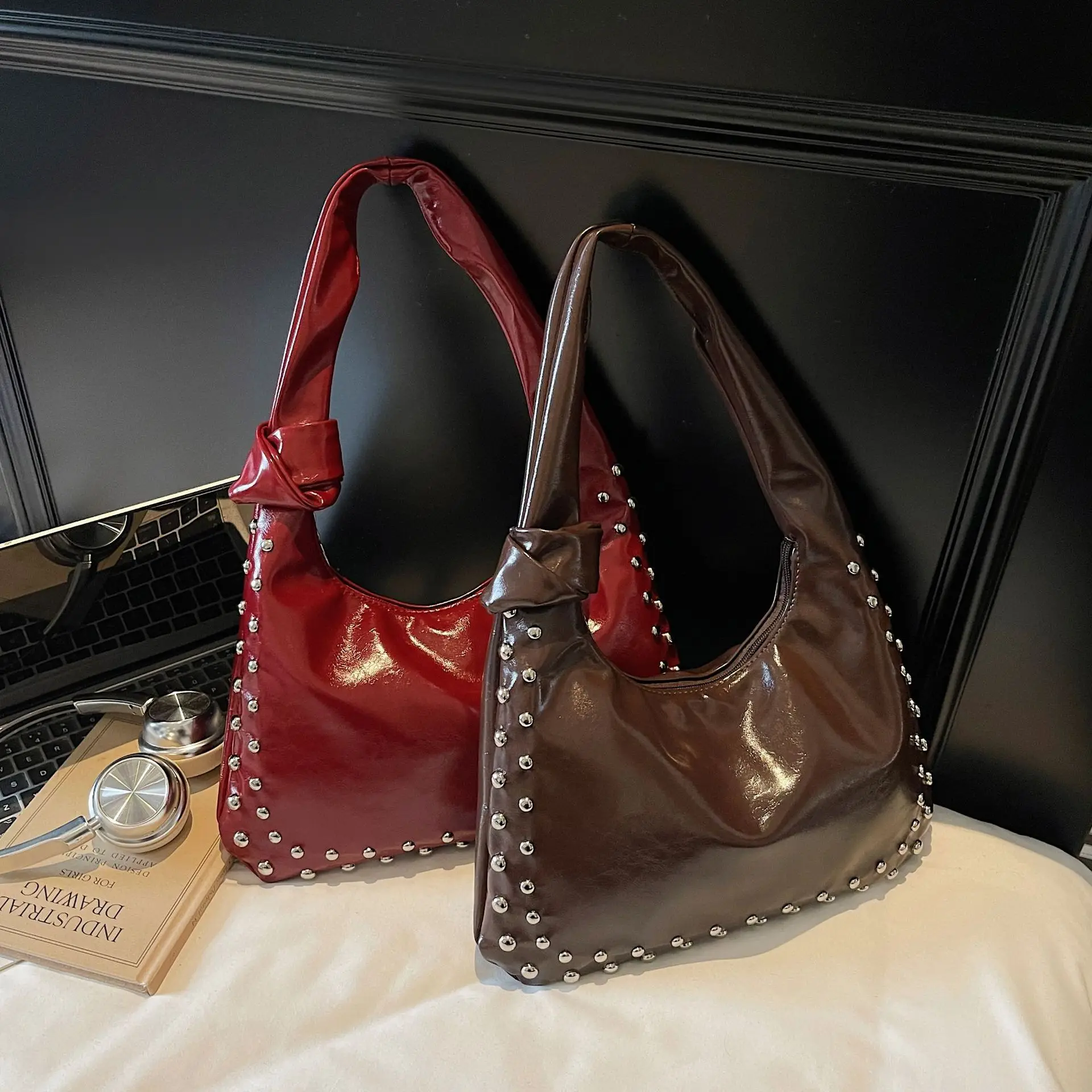 

Cool Spice Girl Style Small Underarm Bag Female, New Autumn and Winter Retro Oblique Span Bag Large Capacity Handbag