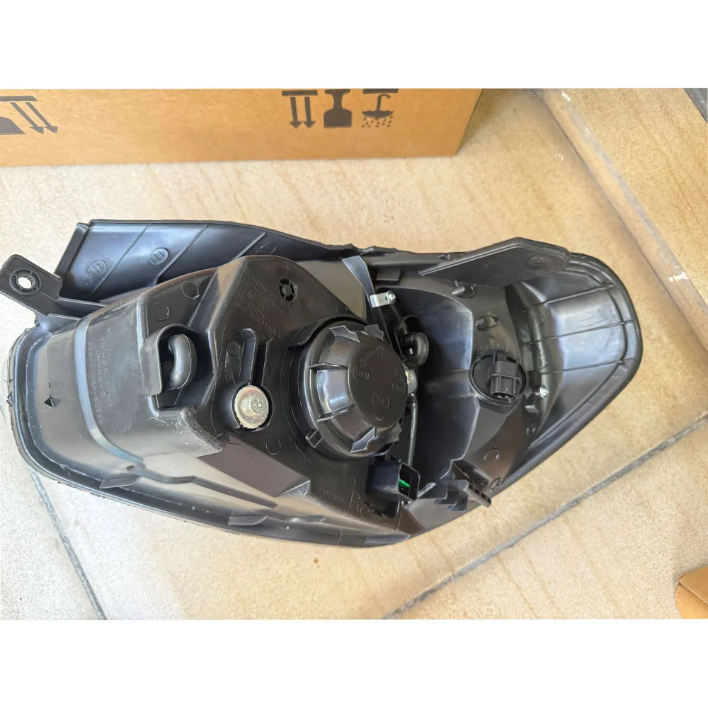 Reflektory Zespół lamp dla 2006-2011 Hyundai Accent 92102-1E011 Para — zdjęcie 7