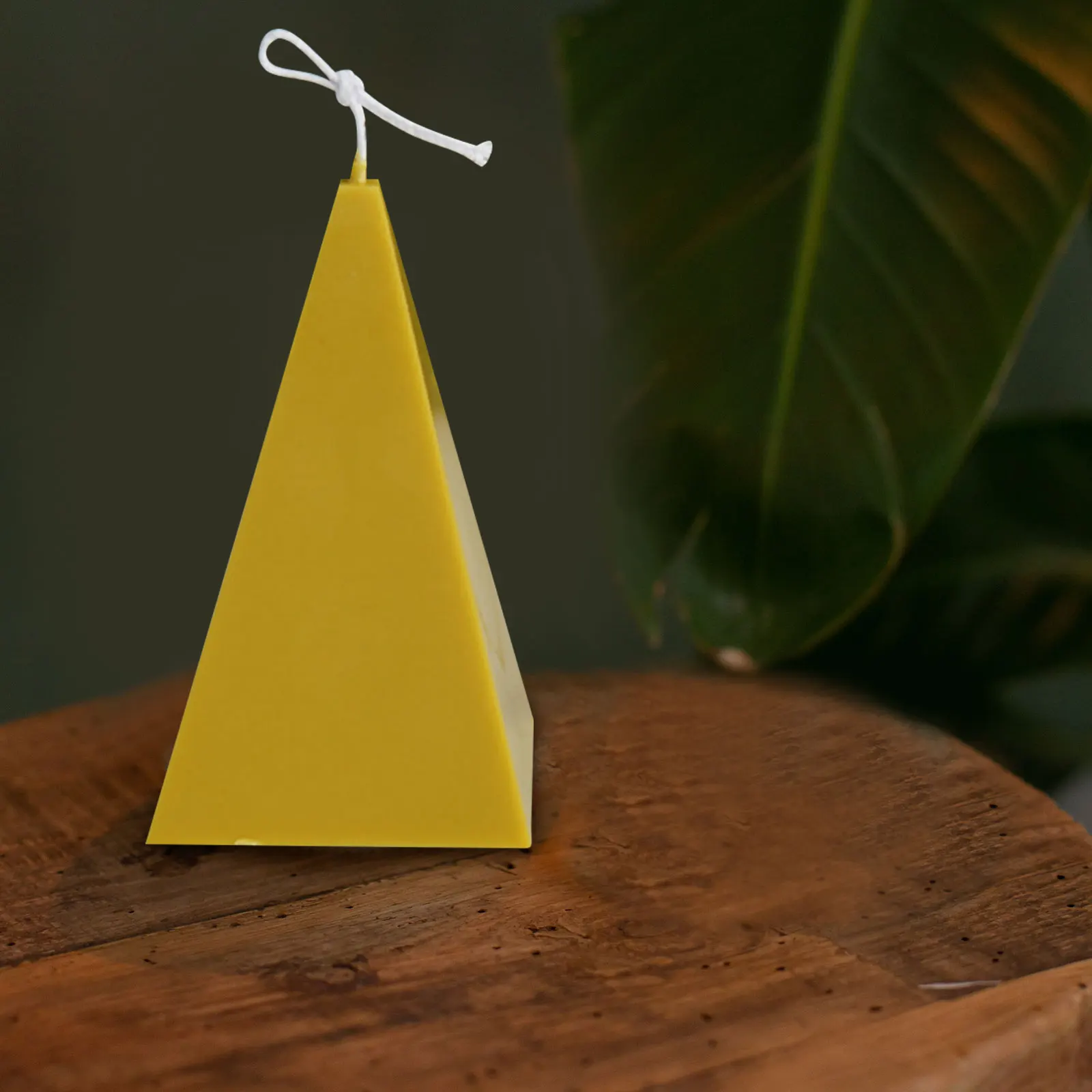 

1Pc Exquisite Plastic Candle Mold Solid Geometrical Diy Accessory For Home Making And Decoration Projects