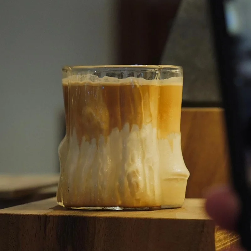 Retro Designed Glass Coffee Cup Transparent Exquisite Concentrated Ice Americano Latte Cup European Style Handmade Beverageware