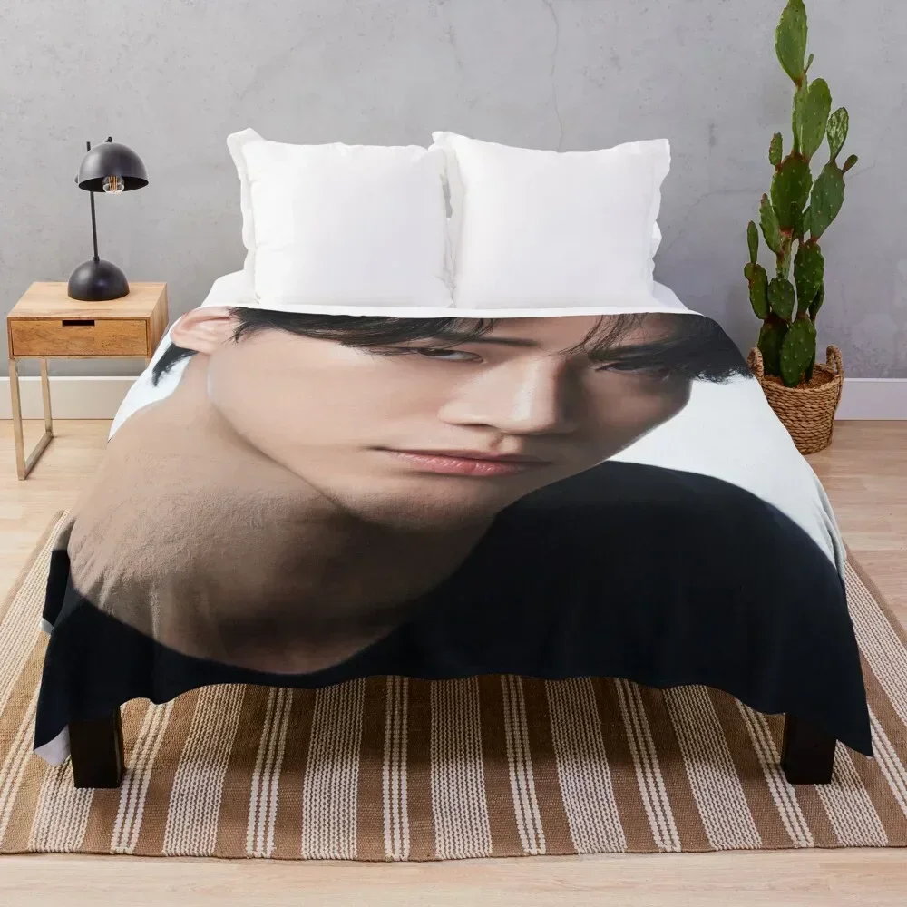 LEE JUNHO Throw Blanket Stylish Decor Blanket Gift for Friends Roommate