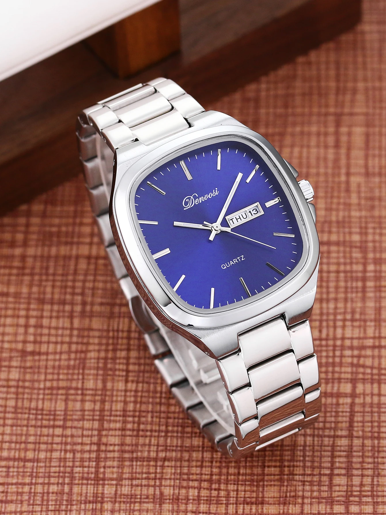 Casual Fashion Waterproof Quartz Watch For Men Glow-in-the-dark stainless steel square wristwatch