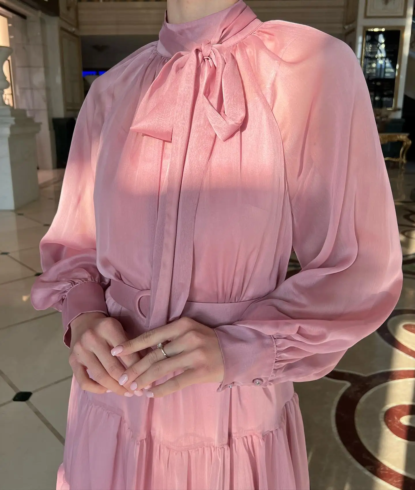 تخصيص أزرار الشيفون حساسة أشرطة حزام فساتين السهرة جودة عالية طويلة الأكمام فستان الحفلة الراقصة حجم مخصص جزء