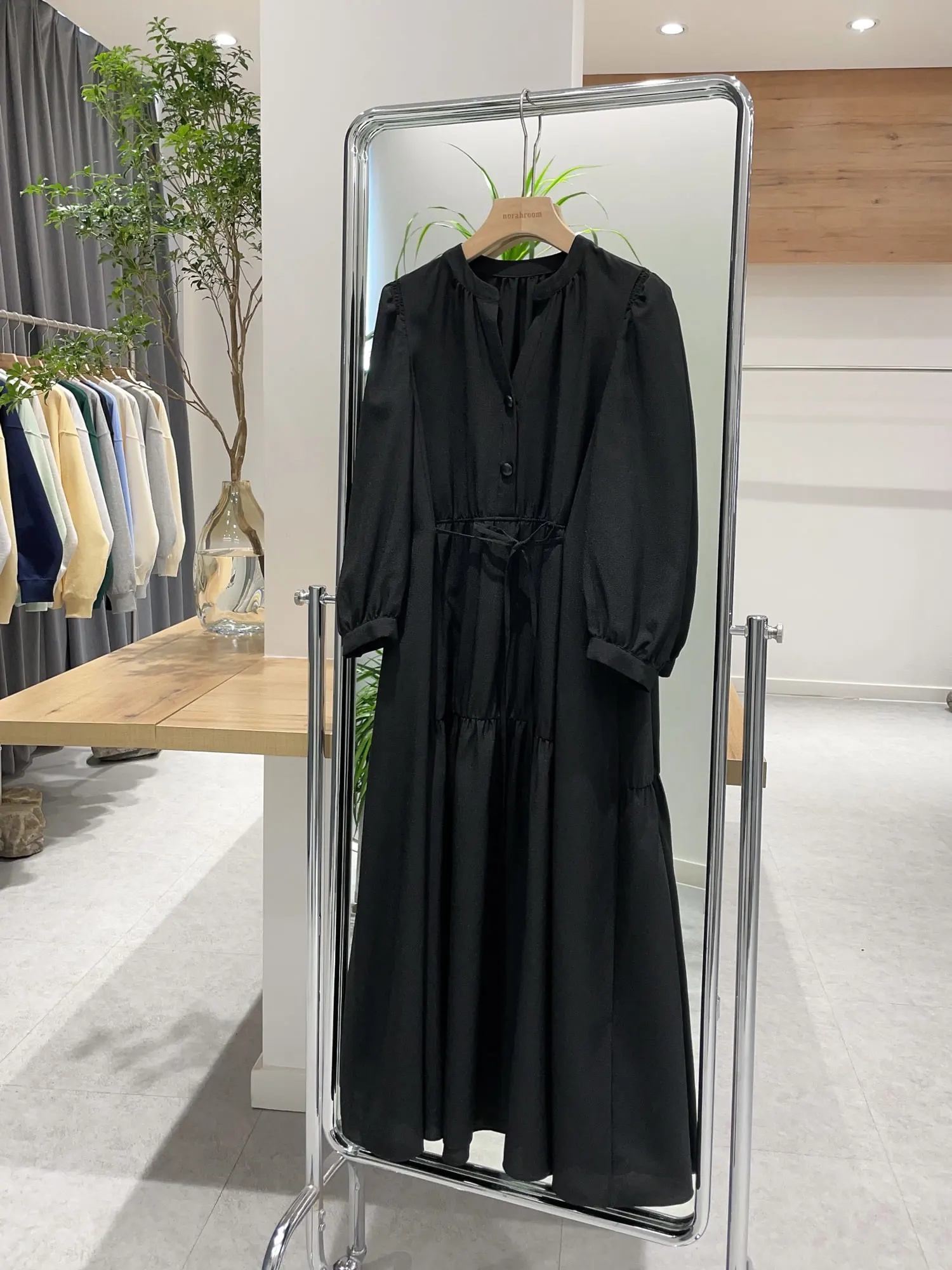 Nuo Xiaola, Vestido de Manga Larga con Cuello en V, Estilo Coreano, Cintura Alta, Falda Línea A, Color Negro, Nueva Colección Primavera, Marca SIS Home Pure Tailor