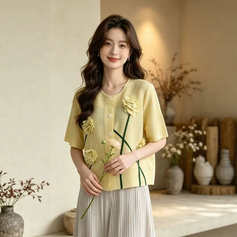 

Miyake Pleated Blouse 2026 Summer New Design Sense 3D Flower Short Sleeve Cardigan Top Loose Fit Commuting Slimming Versatile