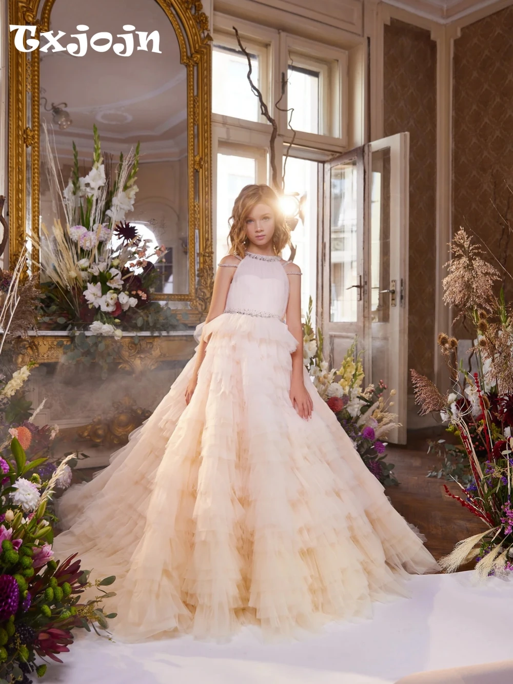Fashionable Puffy Beaded Kids Princess Gown Birthday Party Wear Elegant Halter Sleeveless Girls Dresses For Stage Performance