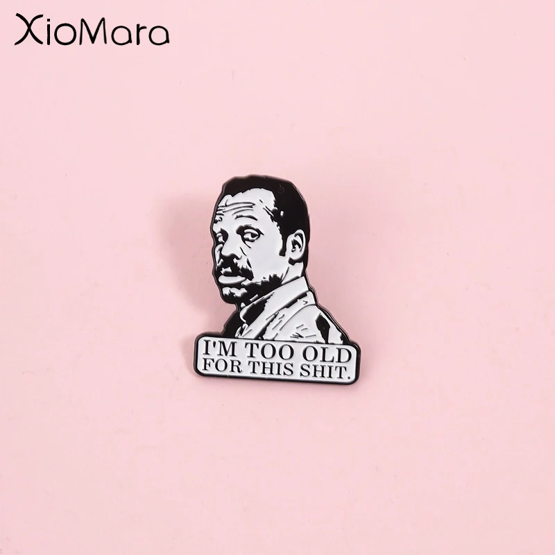 Vintage Action Movie Hard Man Pin, Character Face Lines & Classic Quotes Decoration, Unisex Design, Daily Wear Gift