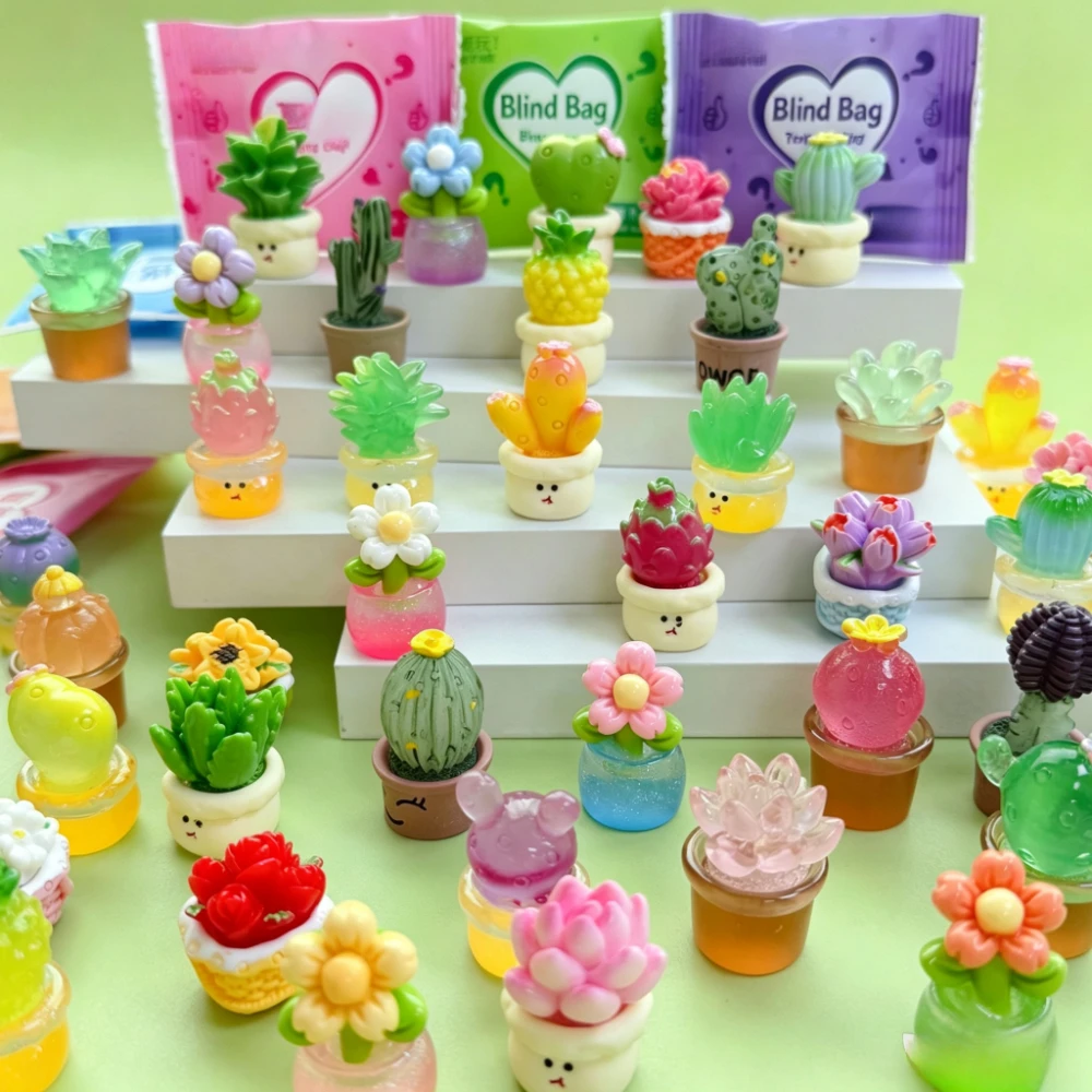10/50 peças Miniaturas de Resina que Brilham no Escuro, Animais e Plantas em Sacos Surpresa, Decoração para Jardim de Fadas, Micro Paisagem, Presente de Aniversário, Enfeites.