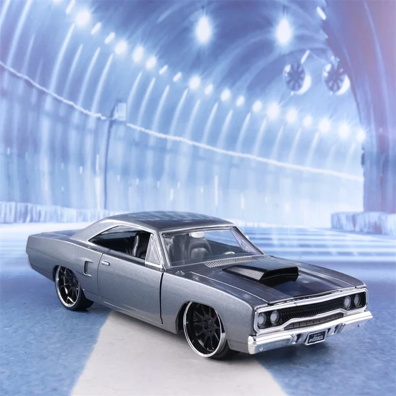 1:24	1970 Plymouth Road Runner car High Simulation Diecast Car Metal Alloy Model Car kids toys collection gifts J20