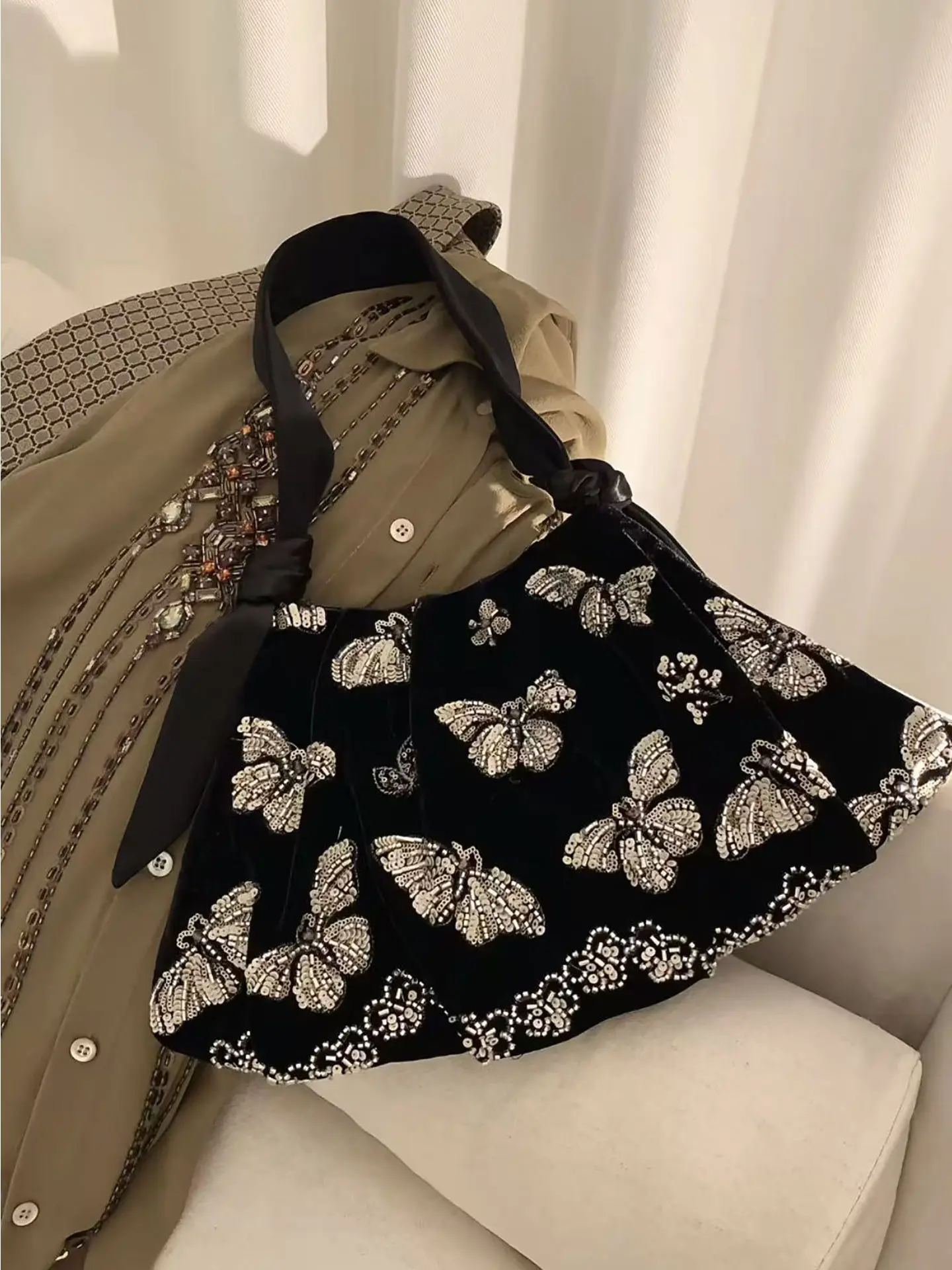 

European And American Light Luxury Banquet Party Fan-shaped Butterfly Nail Bead Sequin Embroidery Bag Silk Velvet Handbag Trendy