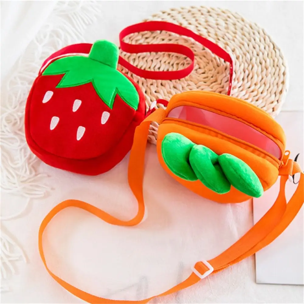 Borsa per caramelle Borsa per bambini in peluche con carota fragola Borsa per telefono a tracolla Borse a tracolla in peluche Mini borsa a tracolla Kawaii Borsa da scuola