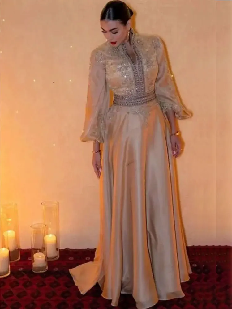 Elegant Moroccan Gold Evening Dresses Long Sleeves A Line Arabic Formal Ocn Gown Appliques High Neck Satin Celebrity Party Dress
